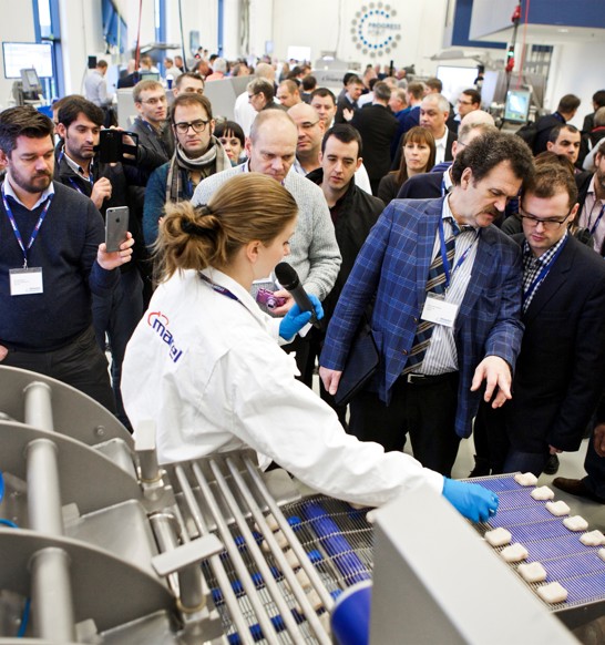 Customers at WFSH 2015